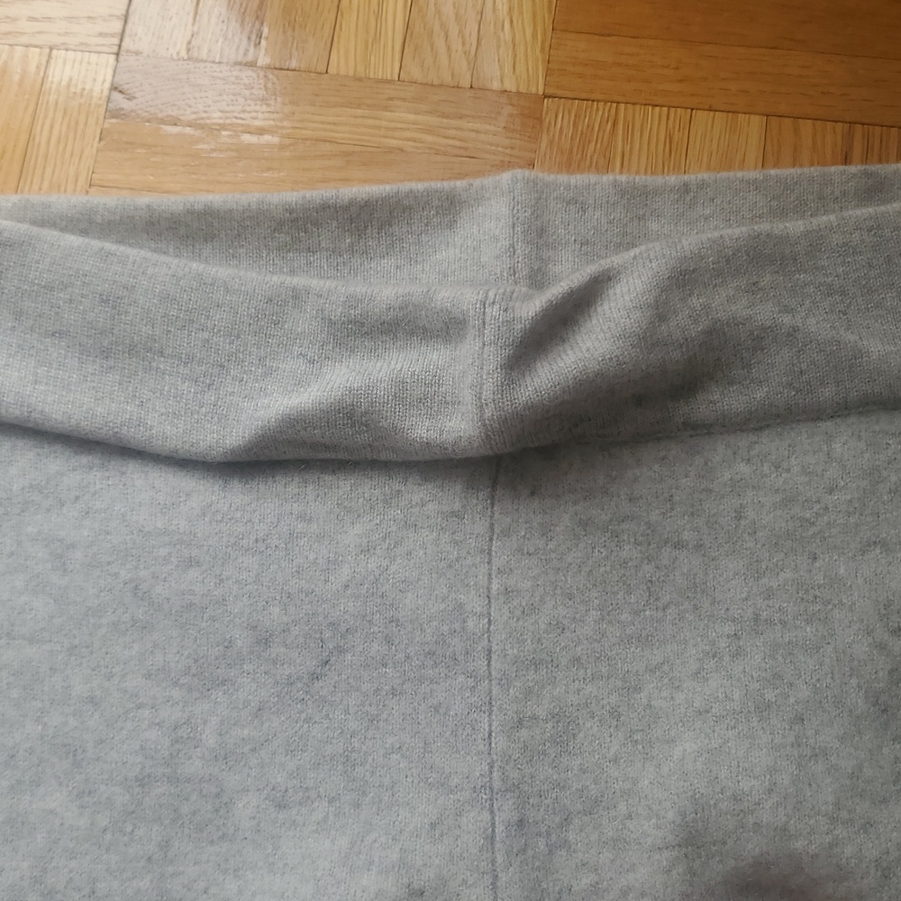 Neiman Marcus Gray 100% Cashmere Knit Classic Cropped Low Rise Lounge Pants - Picture 8 of 14